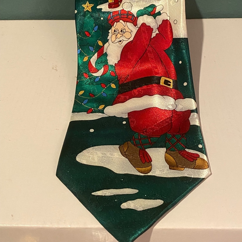 Vintage Hallmark Golf Santa and Reindeer Christmas / Holiday Tie